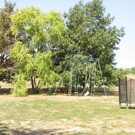 Le Grand Paris Apartments 3* פריז