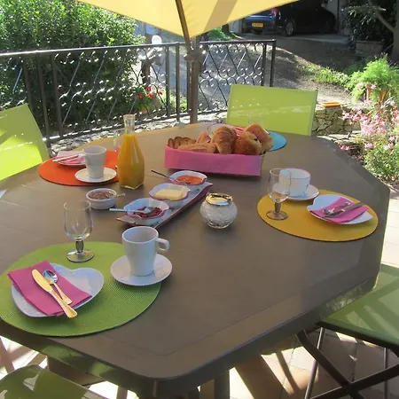 Le Grand Paris Apartments פריז