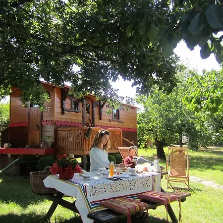 Gitenchassagne Bed & Breakfast Thurins