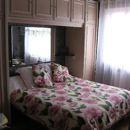 Le Grand Paris Apartments 3*