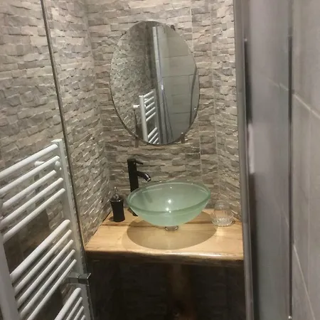 Le Grand Paris Apartments 3*